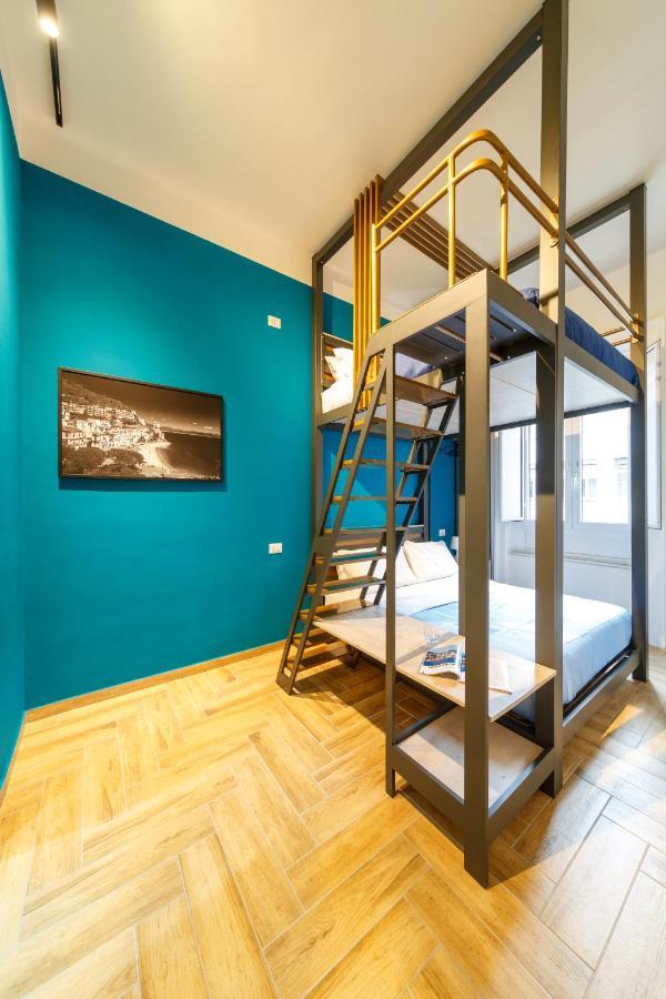 Station & Apartment Naples