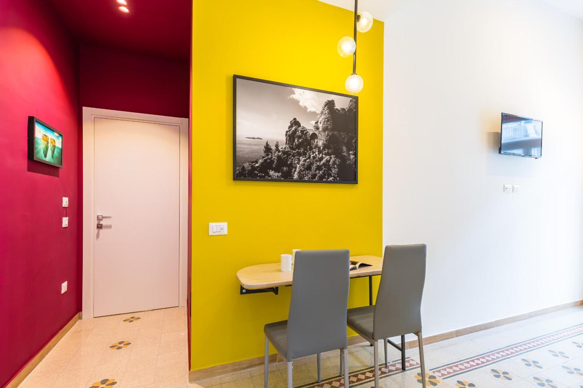 Station & Appartement Napels